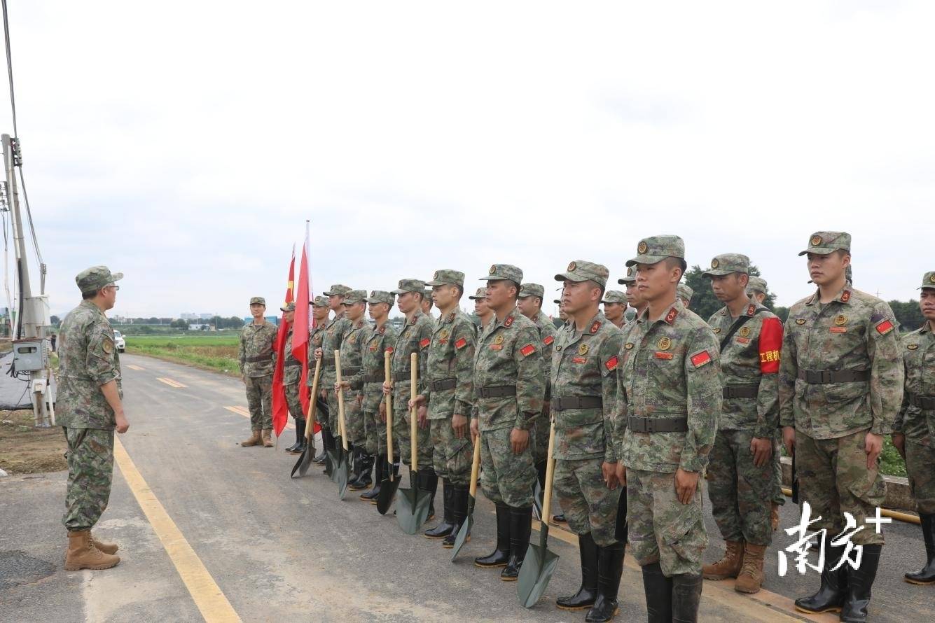 肇慶市民兵“鐵軍”出征沙浦基地<strong></p>
<p>現(xiàn)代農(nóng)業(yè)
</strong>，助力現(xiàn)代農(nóng)業(yè)建設(shè):現(xiàn)代農(nóng)業(yè)
