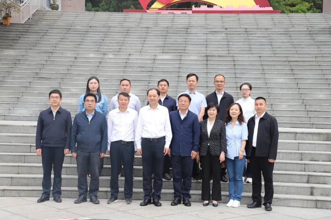貴州農(nóng)業(yè)職業(yè)學(xué)院黨委書記鄧慶生率隊(duì)到貴州師范學(xué)院交流學(xué)習(xí):農(nóng)業(yè)
